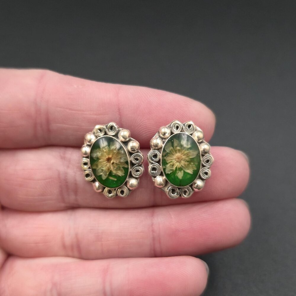 Sterling Silver Fancy Flowers In Resin Earrings A6800